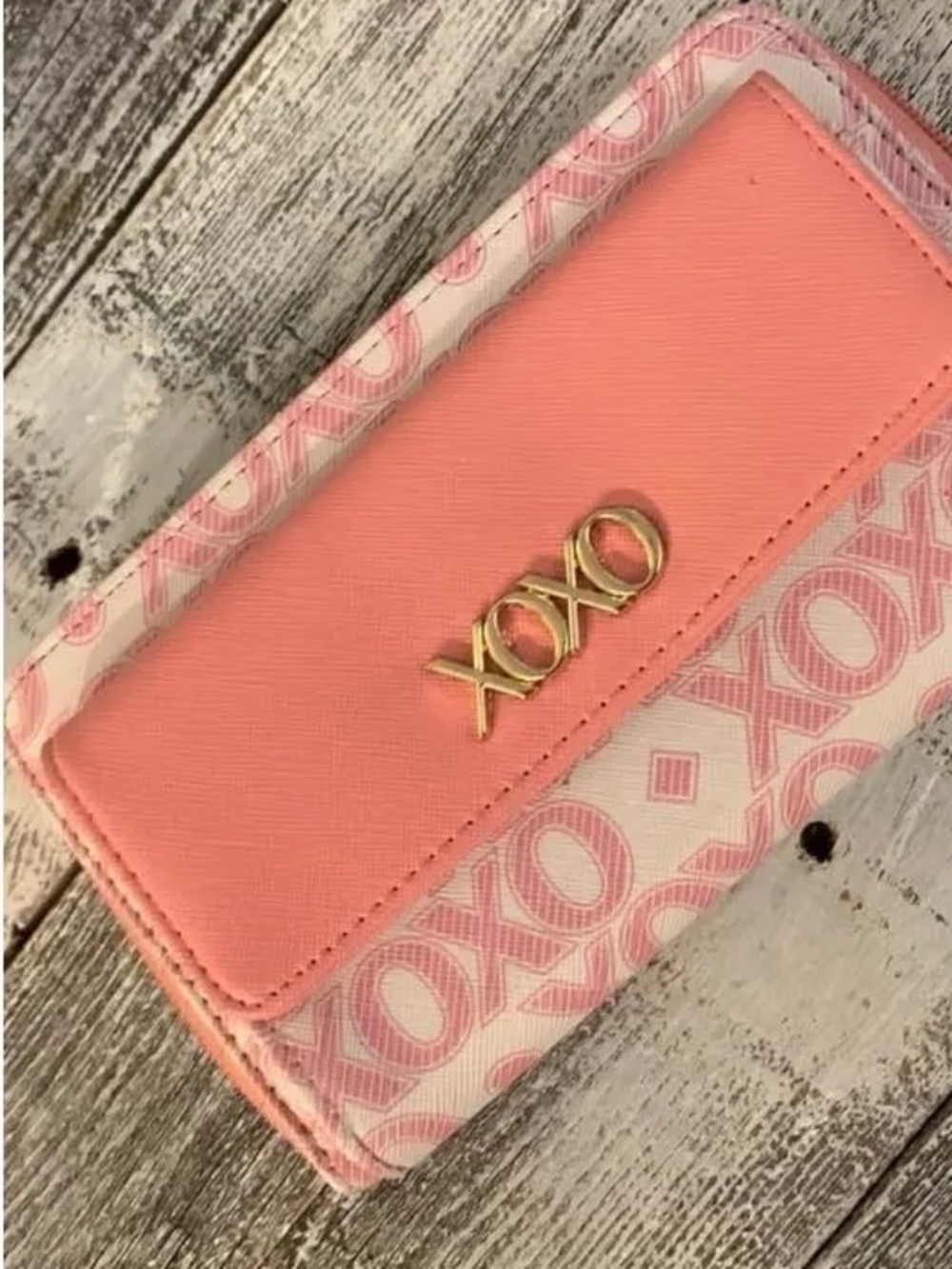 Pink and white spacious snap pocket and zipper wallet & card holder
